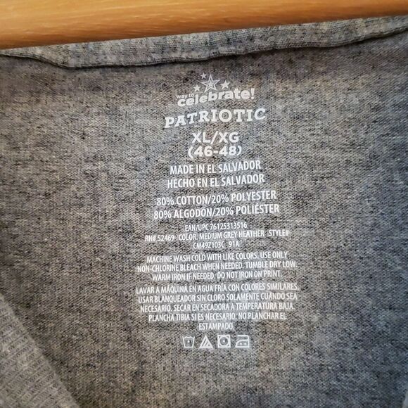 NWT "ROCK & ROLL LEGENDS-PLAY LOUD-PLAY FAST" Graphic Muscle Shirt Sz XL (46-48) - Picture 3 of 3